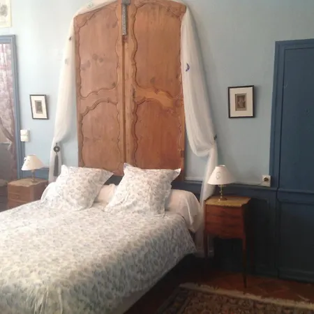 Les De L'horloge Bed & Breakfast *