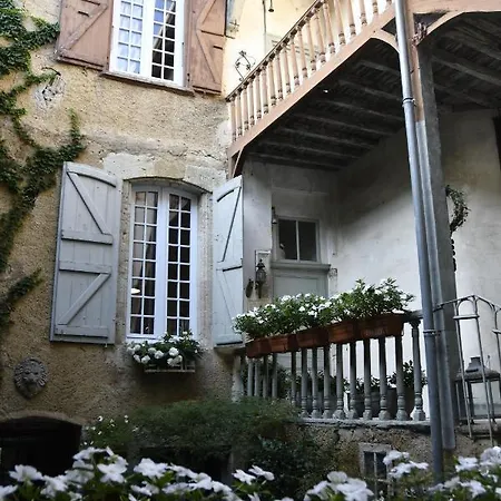 Les De L'horloge Bed & Breakfast *