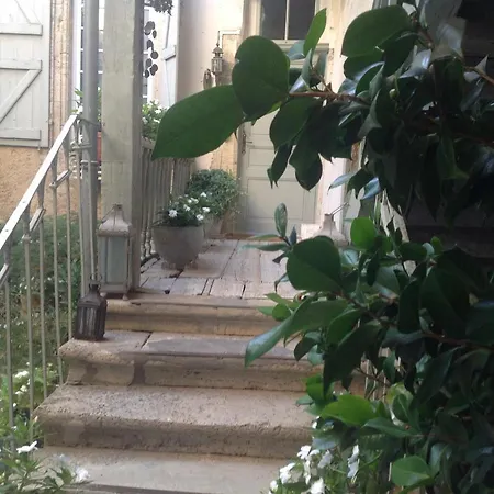 Alojamento de Acomodação e Pequeno-almoço Les De L'horloge 3*