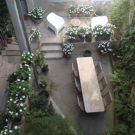 Les De L'horloge Bed and Breakfast