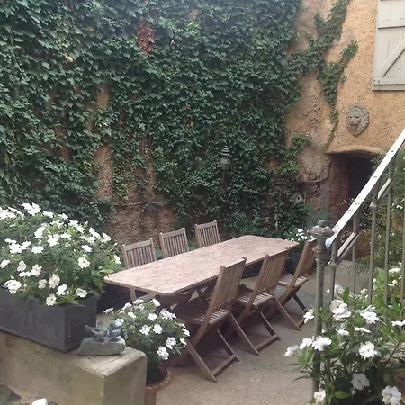 Alojamento de Acomodação e Pequeno-almoço Les De L'horloge 3*