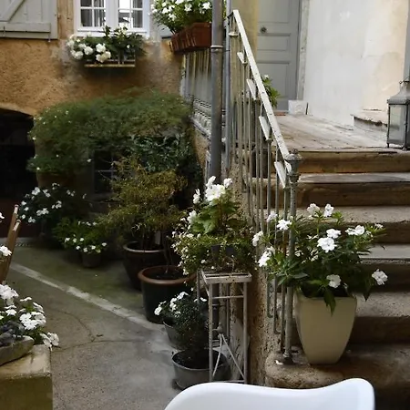 Alojamento de Acomodação e Pequeno-almoço Les De L'horloge