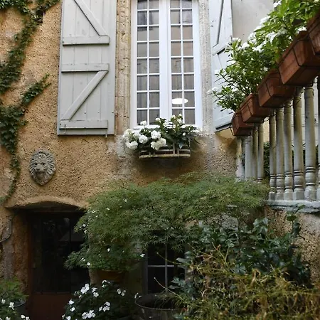 Alojamento de Acomodação e Pequeno-almoço Les De L'horloge