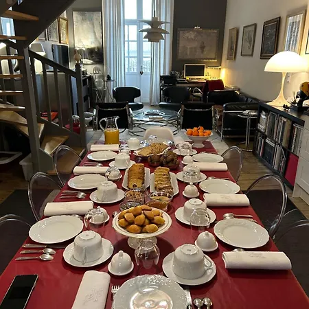 Alojamento de Acomodação e Pequeno-almoço Les De L'horloge 3*