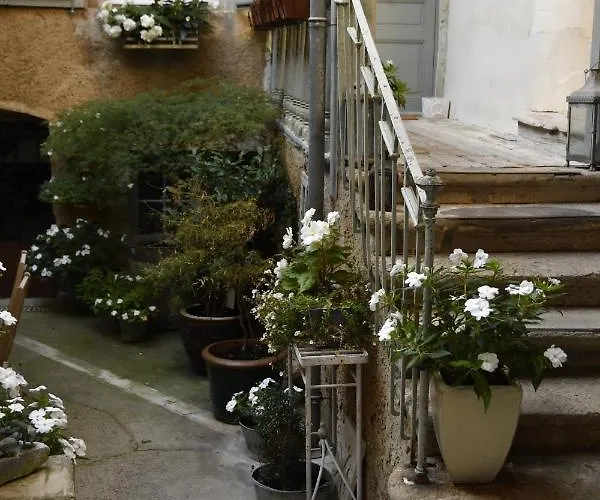 Bed and breakfast Les De L'horloge